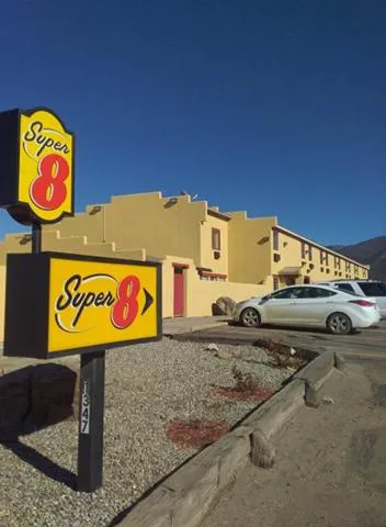 Super 8 by Wyndham Taos hotel hero