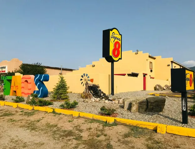 Super 8 by Wyndham Taos hotel detail image 1