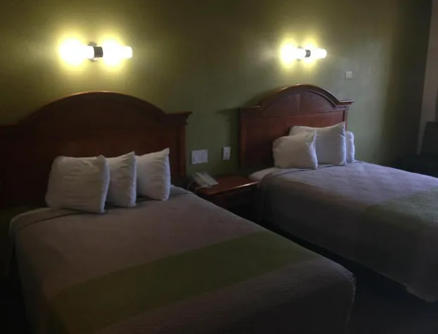 Red Carpet Inn New Brunswick hotel detail image 1