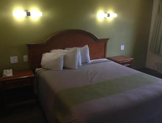 Red Carpet Inn New Brunswick hotel detail image 2