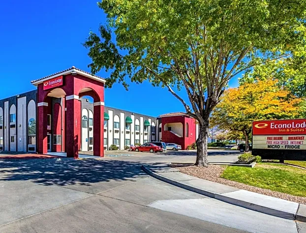 Econo Lodge Inn & Suites Albuquerque East I-40 Eubank Exit hotel detail image 2