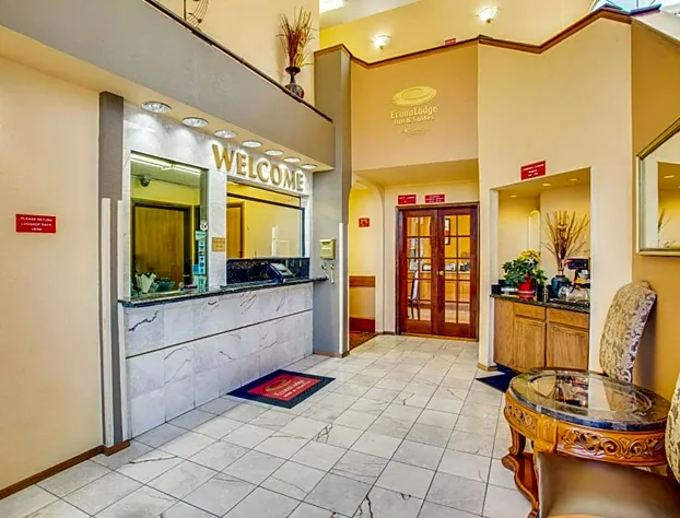 Econo Lodge Inn & Suites Albuquerque East I-40 Eubank Exit hotel detail image 4