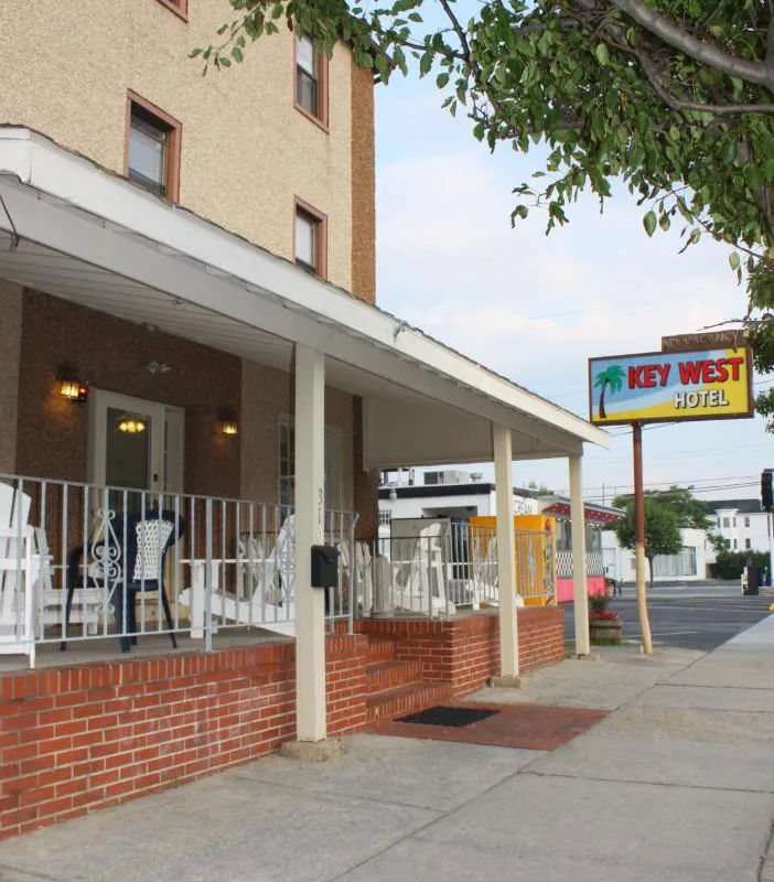 Key West Motel hotel hero