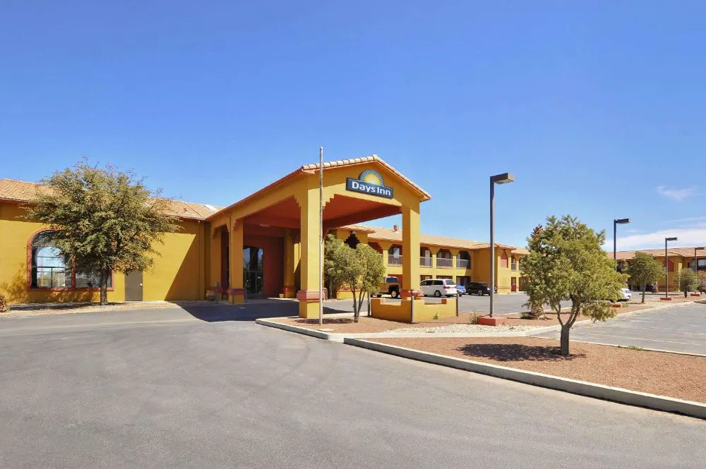 Days Inn by Wyndham Carlsbad hotel hero