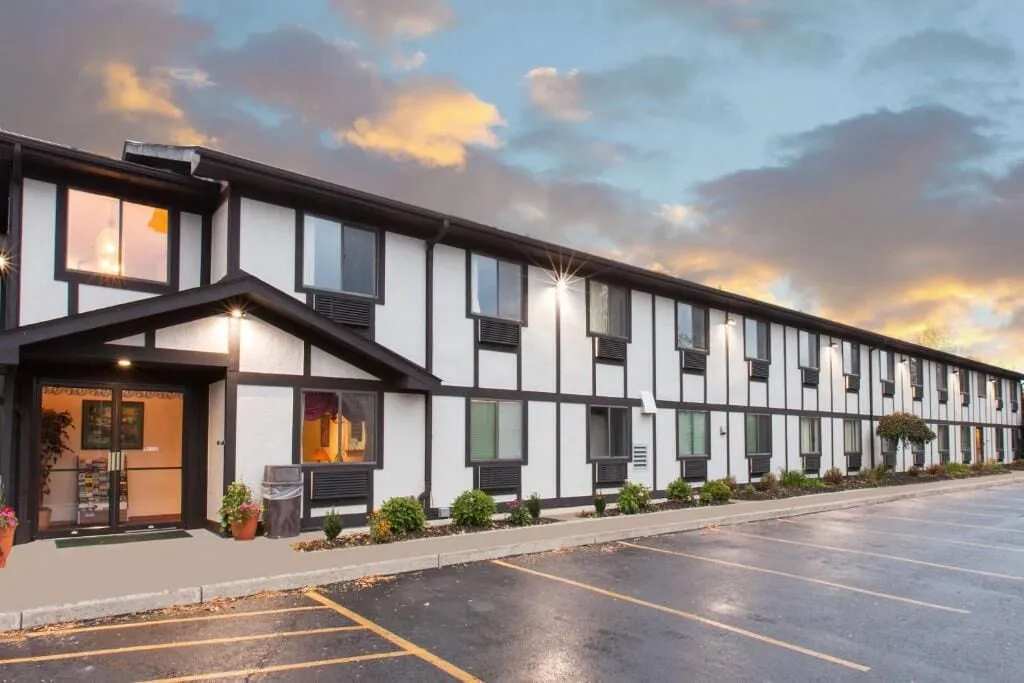 Auburn Inn hotel hero