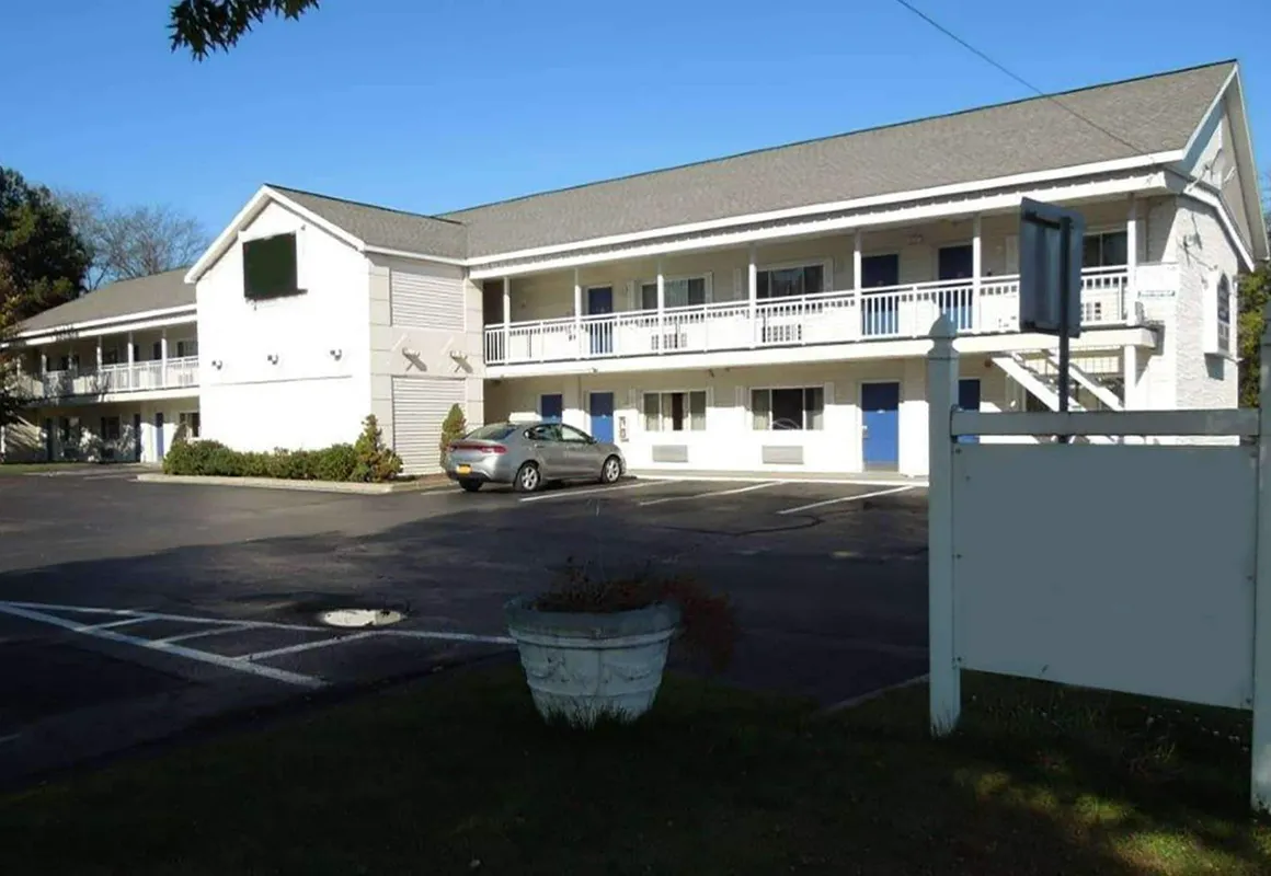 Super 8 by Wyndham Albany hotel hero