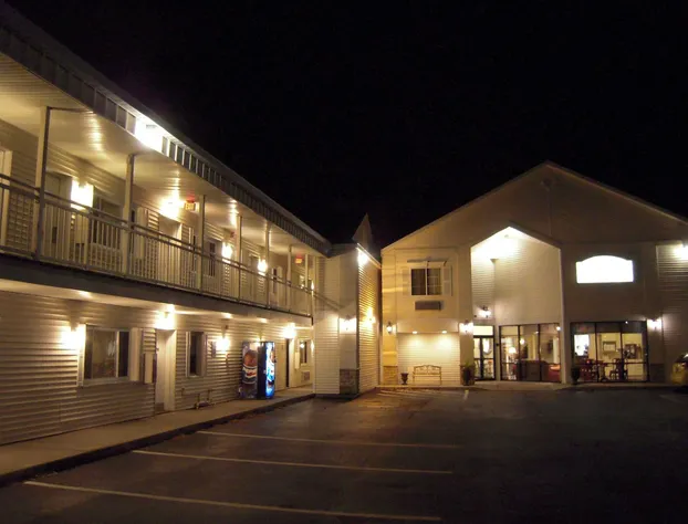 Super 8 by Wyndham Albany hotel detail image 1