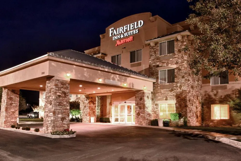 Fairfield Inn and Suites by Marriott Roswell hotel hero