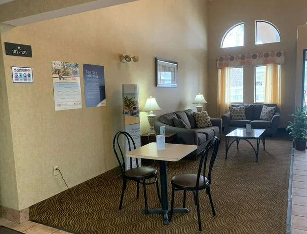 Super 8 by Wyndham Liverpool/Clay/Syracuse Area hotel detail image 4