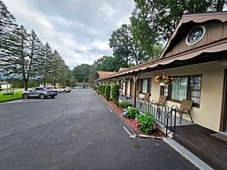 Alpenhaus Motel hotel detail image 3