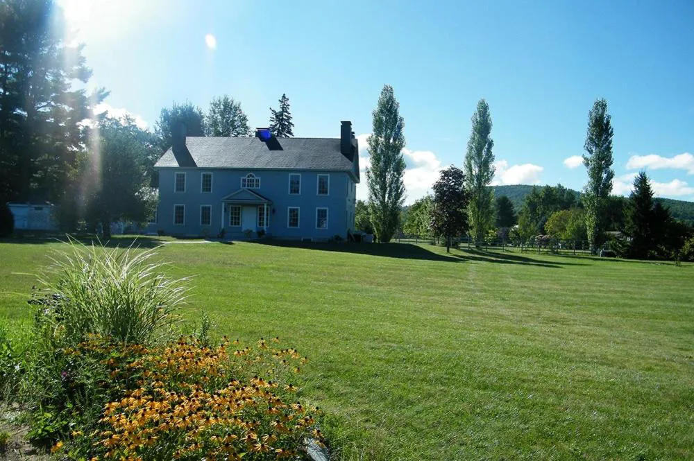 The Bond 1786 Inn hotel hero