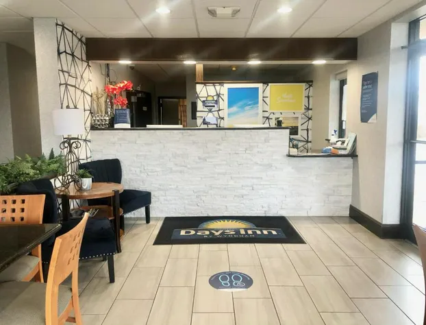 Days Inn by Wyndham Asheville Downtown North hotel detail image 3