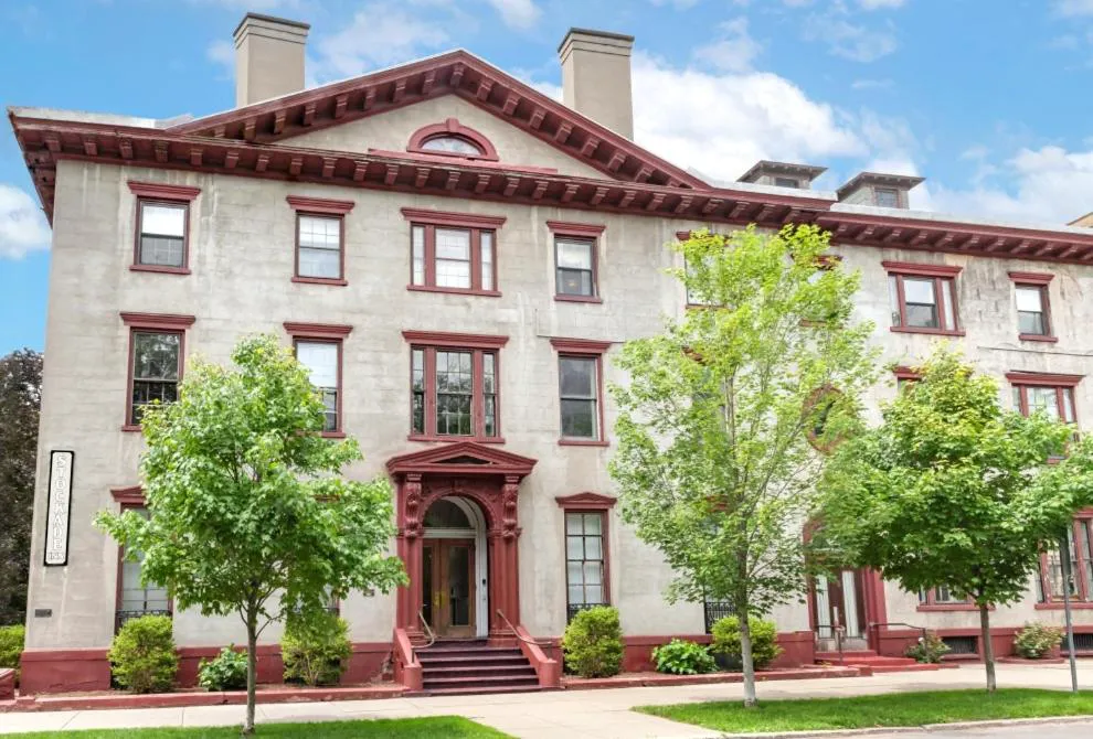 The Stockade Inn hotel hero