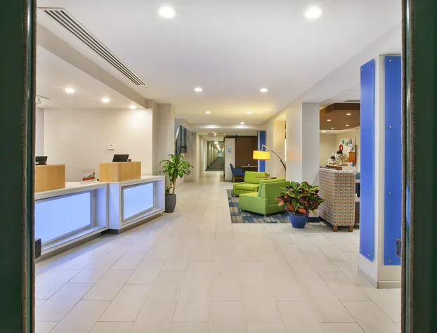 Holiday Inn Express Hotel & Suites Rochester - Victor by IHG hotel detail image 4