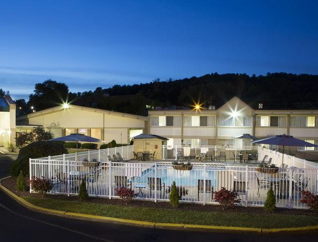 Quality Inn & Suites Vestal Binghamton Near University hotel detail image 1
