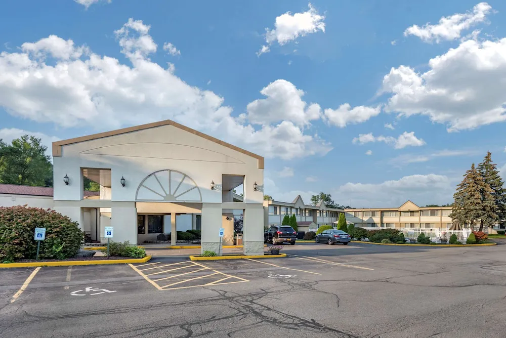 Quality Inn & Suites Vestal Binghamton Near University hotel hero