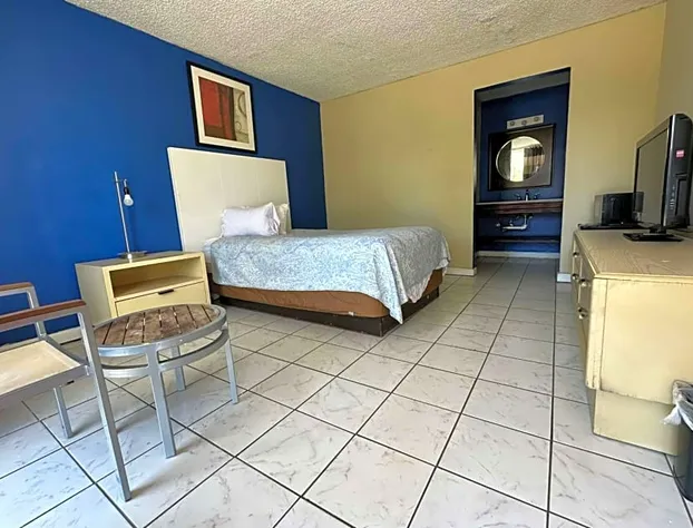 Travelodge by Wyndham Lumberton hotel detail image 4