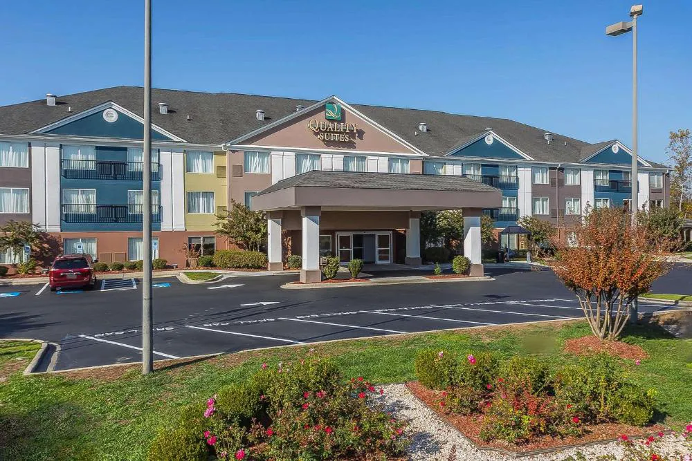 Quality Suites Pineville - Charlotte hotel hero