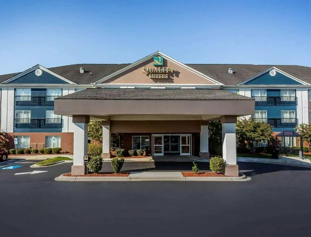 Quality Suites Pineville - Charlotte hotel detail image 1