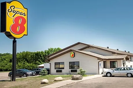 Super 8 by Wyndham Jamestown hotel detail image 1