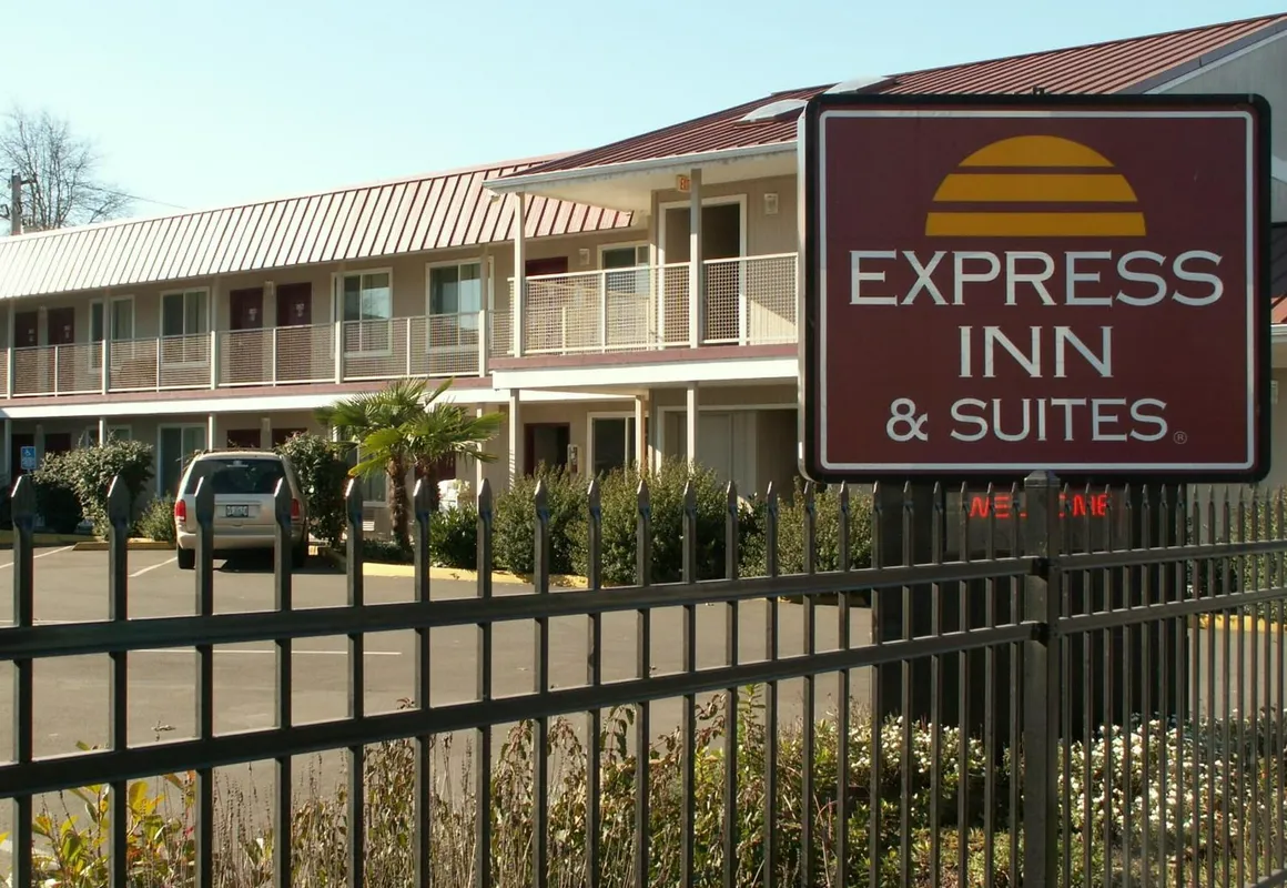 Express Inn & Suites hotel hero