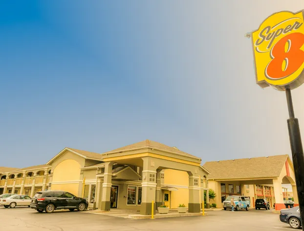 Super 8 by Wyndham Oklahoma Airport Fairgrounds West hotel detail image 1