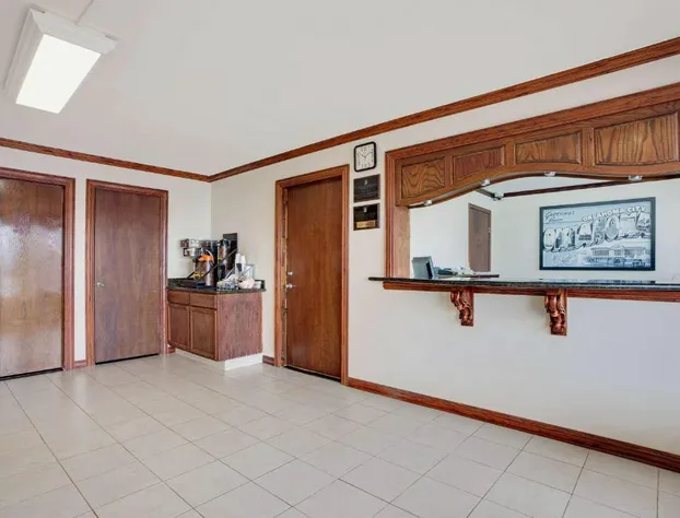 Super 8 by Wyndham Oklahoma/Frontier City hotel detail image 4