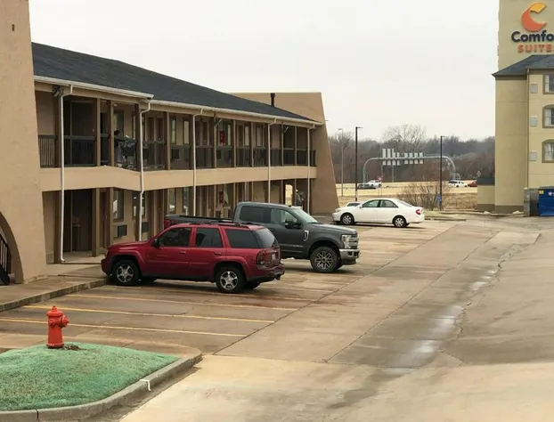 Americas Best Value Inn & Suites Yukon Oklahoma City hotel detail image 2