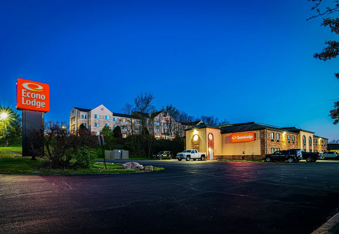 Econo Lodge Cleveland Southeast - Kent hotel hero