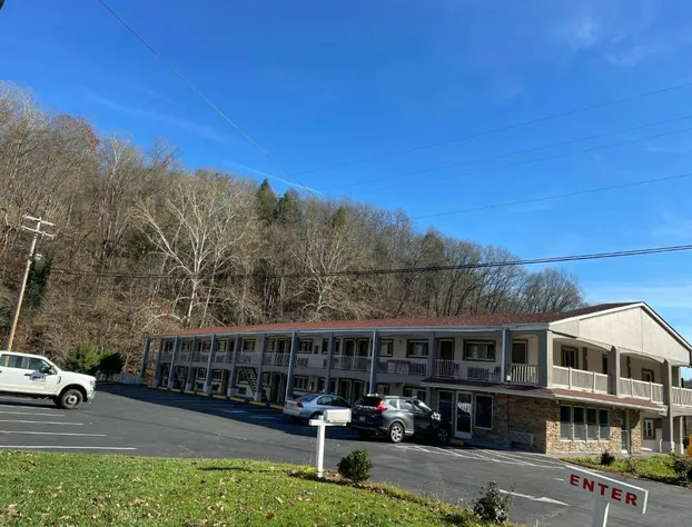 Econo Lodge Jefferson Hills Hwy 51 hotel detail image 1