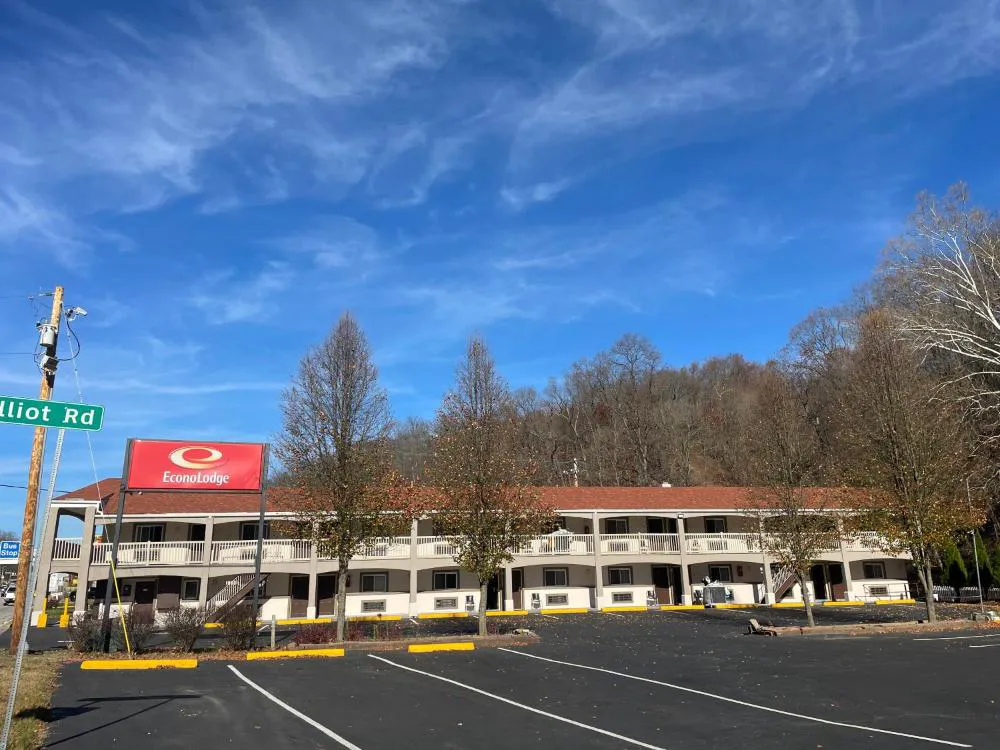 Econo Lodge Jefferson Hills Hwy 51 hotel hero