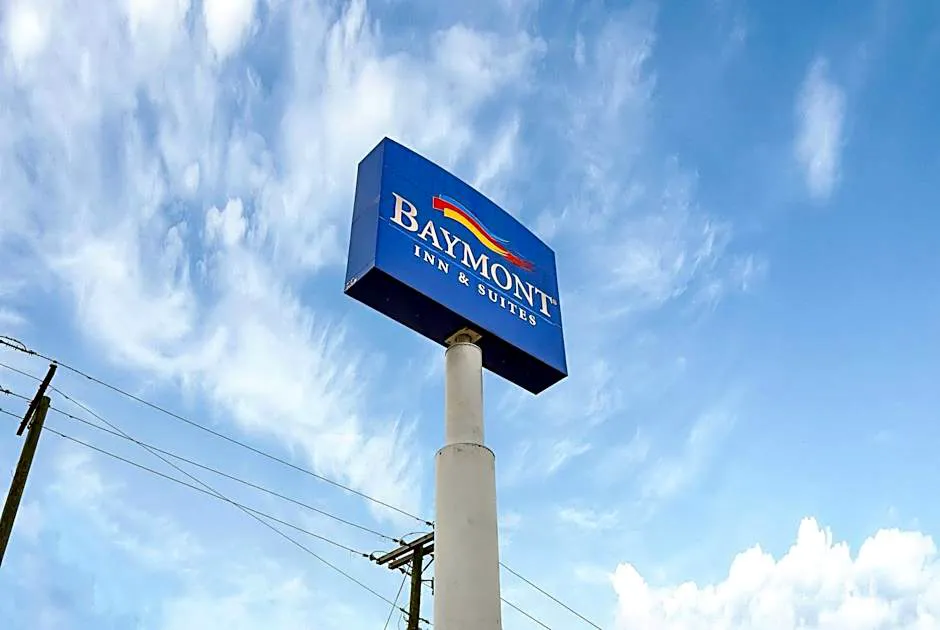 Baymont by Wyndham Zanesville hotel hero