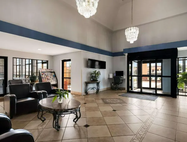 Quality Inn & Suites Oklahoma City North hotel detail image 4