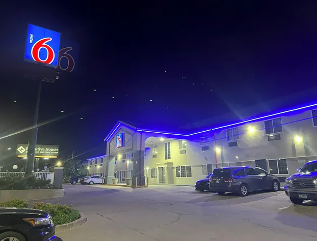 Motel 6 Tulsa, OK - Airport hotel detail image 2