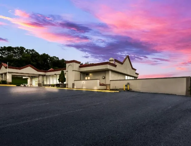 Red Roof Inn New Stanton hotel detail image 2