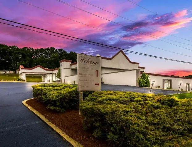 Red Roof Inn New Stanton hotel detail image 4