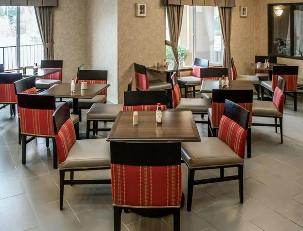 Comfort Suites Portland Southwest hotel detail image 4