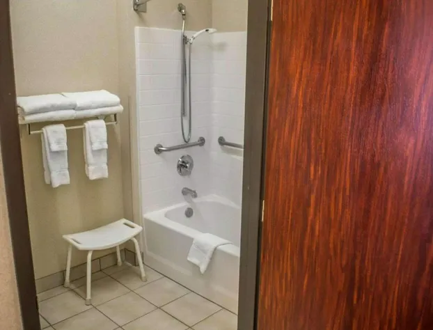 Comfort Suites Portland Southwest hotel detail image 4