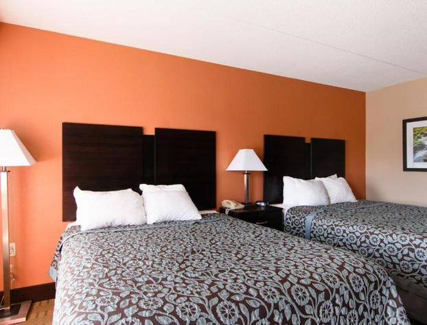 Days Inn by Wyndham Pittsburgh-Harmarville hotel detail image 1
