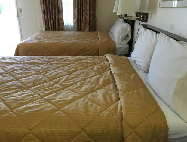 Red Carpet Inn hotel detail image 1
