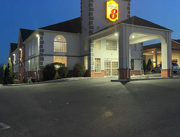Super 8 by Wyndham Harrisburg Hershey North hotel detail image 1