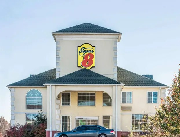 Super 8 by Wyndham Harrisburg Hershey North hotel detail image 2