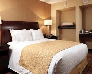DoubleTree by Hilton Pittsburgh Monroeville Convention Center hotel detail image 1