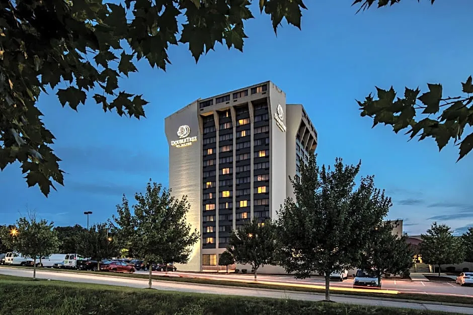 DoubleTree By Hilton Pittsburgh Monroeville Convention Center hotel hero