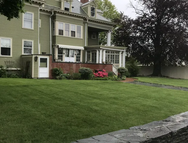 Edgewood Manor hotel detail image 2