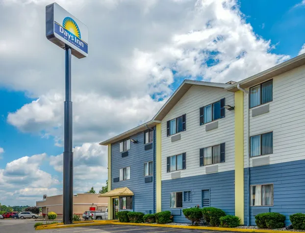 Days Inn by Wyndham Somerset PA I-70 I-76 hotel detail image 1