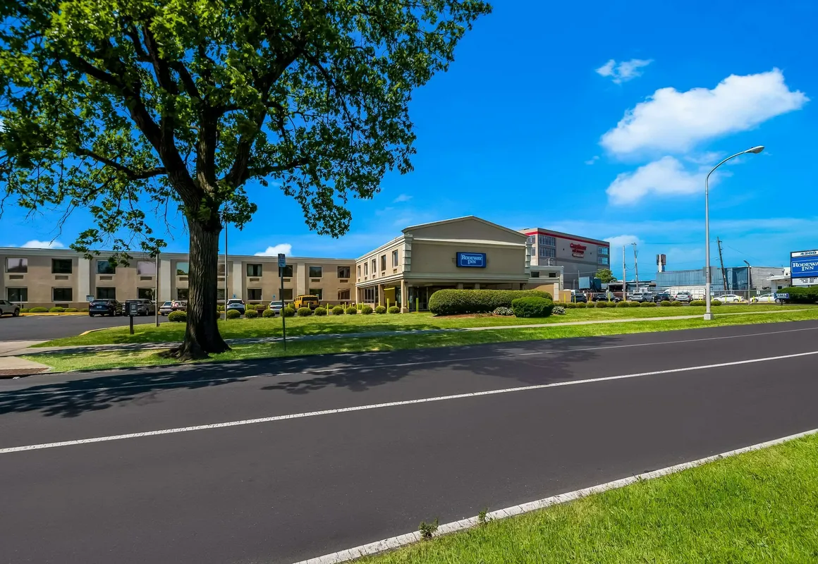 Knights Inn Philadelphia hotel hero