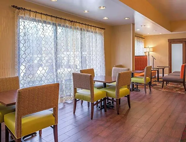 Hampton Inn Columbia Northeast - Fort Jackson Area hotel detail image 4