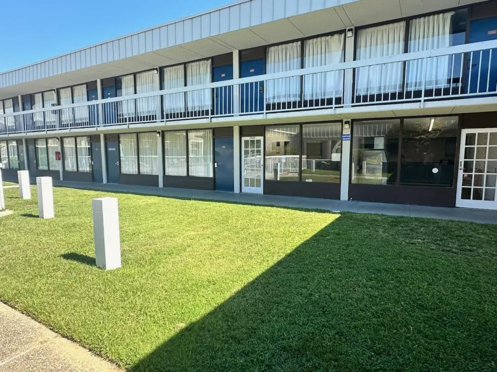 Motel 6 Lugoff, SC hotel hero