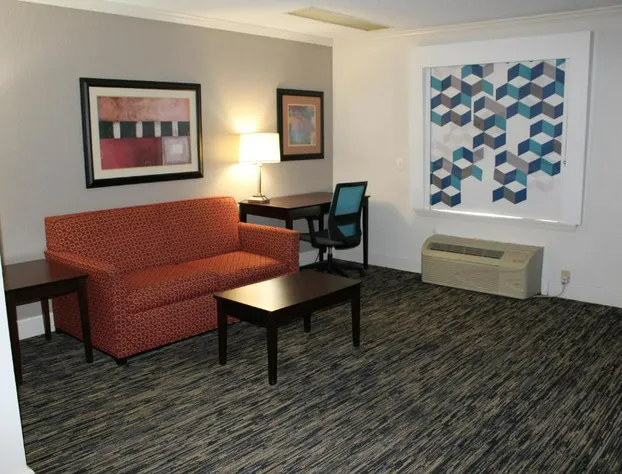 Quality Inn Crossville Near Cumberland Mountain State Park hotel detail image 1